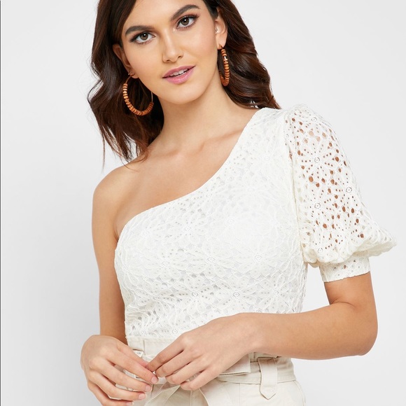 One Shoulder Floral Lace Cream Top - Picture 3 of 4